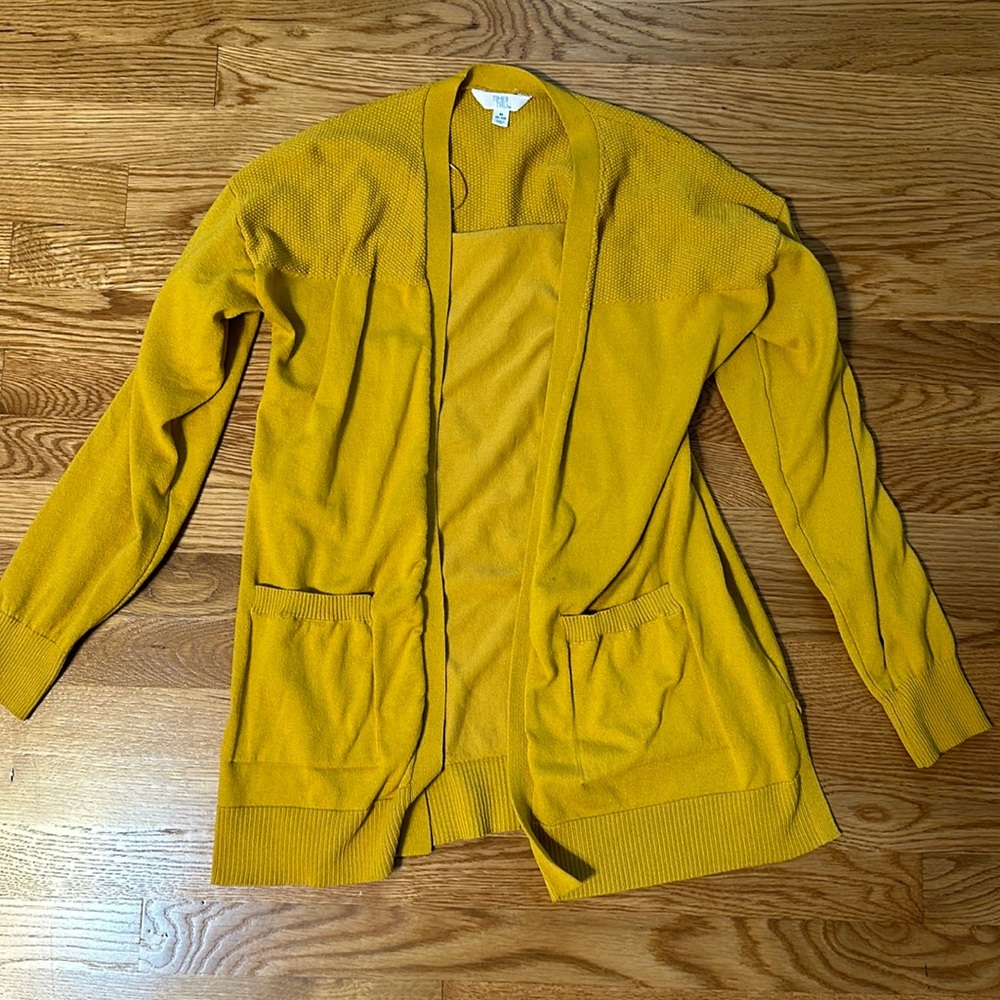 Mustard yellow cardigan with pockets